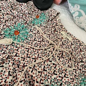 Boho sweet blouse with popping embroidery flowers